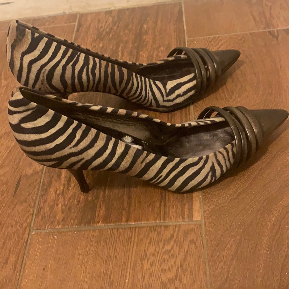 Marciano pumps